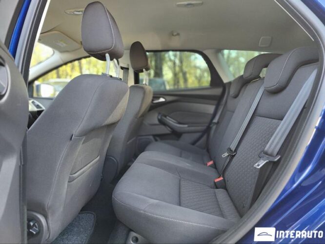 Ford Focus 34 interauto-car
