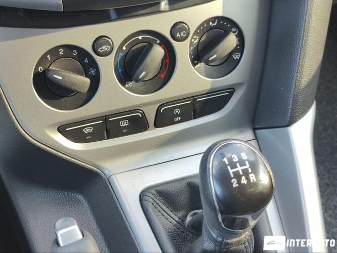 Ford Focus 39 interauto-car