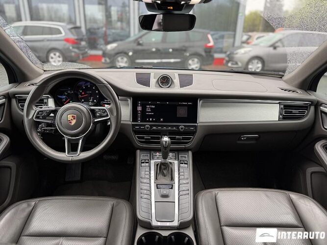 Porsche Macan 50 interauto-car