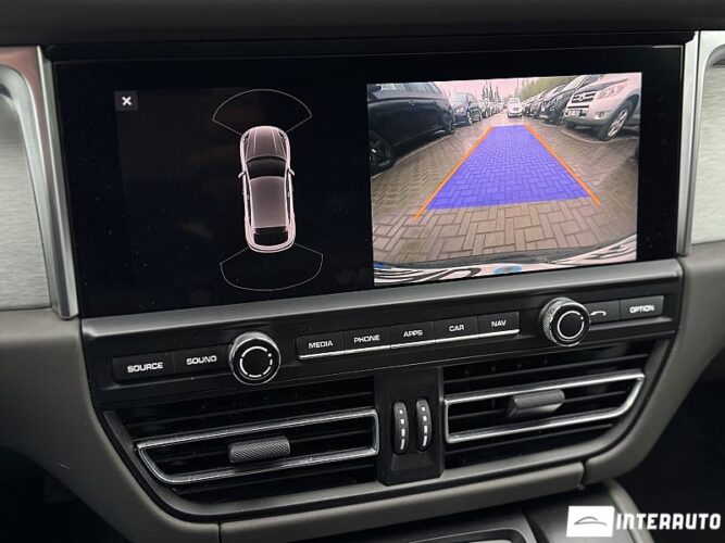 Porsche Macan 47 interauto-car