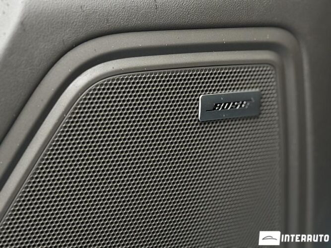 Porsche Macan 40 interauto-car