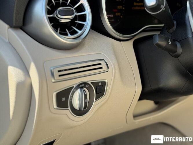 Mercedes C 300 42 interauto-car