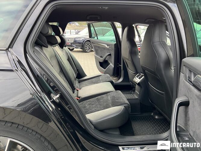 Skoda Superb 47 interauto-car