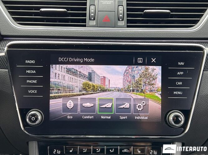 Skoda Superb 43 interauto-car