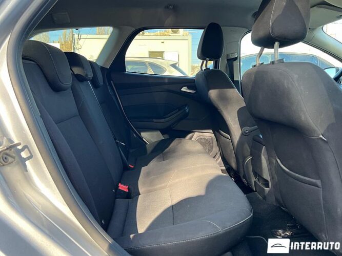Ford Focus 44 interauto-car