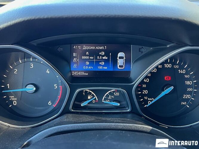 Ford Focus 38 interauto-car