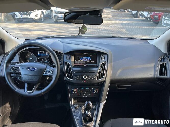 Ford Focus 36 interauto-car