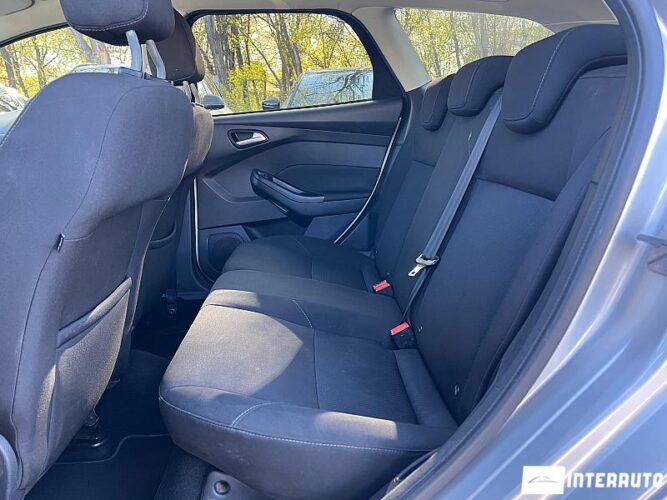 Ford Focus 43 interauto-car