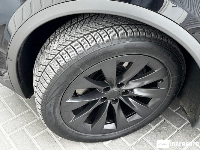 Tesla Model X 51 interauto-car