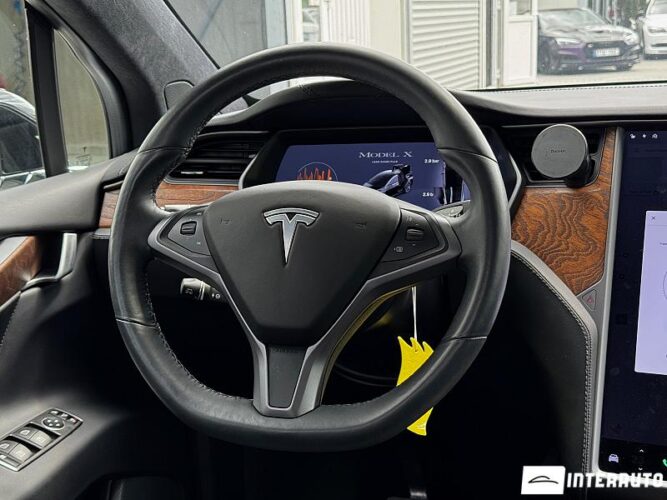 Tesla Model X 39 interauto-car