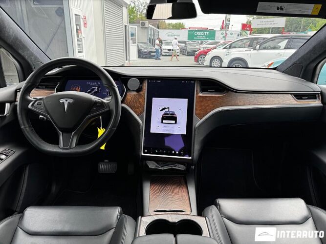 Tesla Model X 38 interauto-car