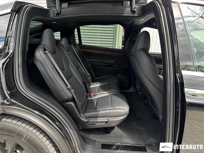 Tesla Model X 48 interauto-car