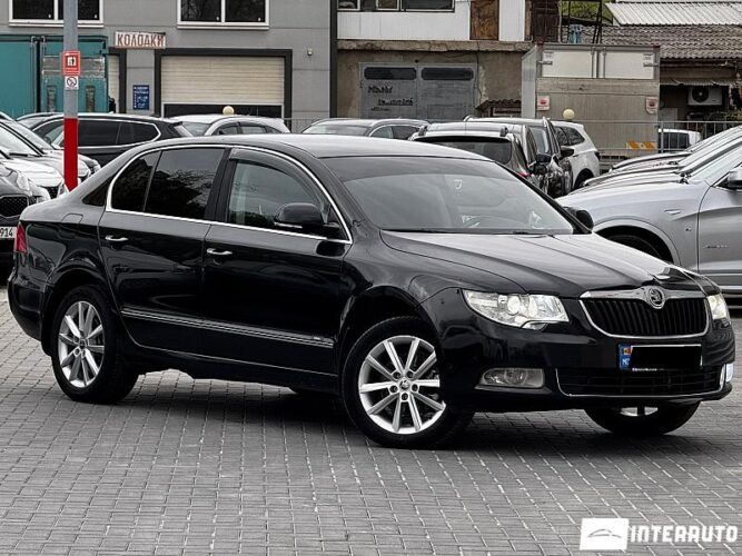 Skoda Superb 30 interauto-car