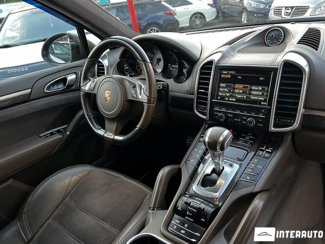 Porsche Cayenne GTS 54 interauto-car