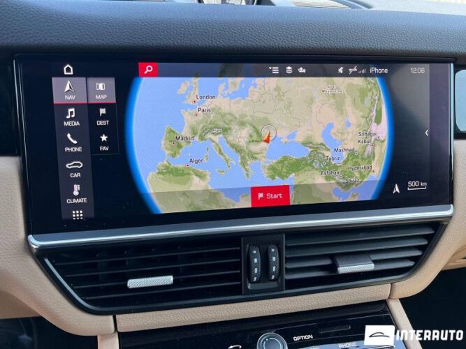 Porsche Cayenne E-Hybrid 49 interauto-car