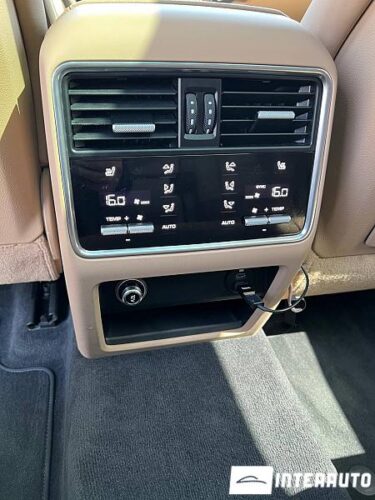 Porsche Cayenne E-Hybrid 56 interauto-car