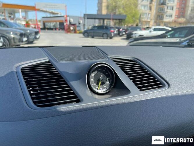 Porsche Cayenne E-Hybrid 47 interauto-car