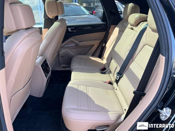 Porsche Cayenne E-Hybrid 57 interauto-car