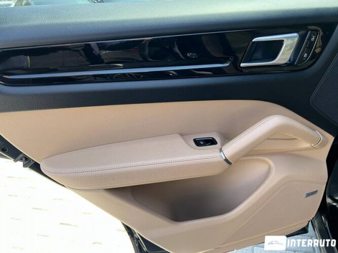 Porsche Cayenne E-Hybrid 55 interauto-car
