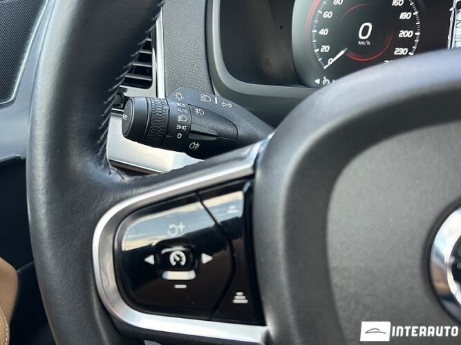Volvo XC 90 38 interauto-car