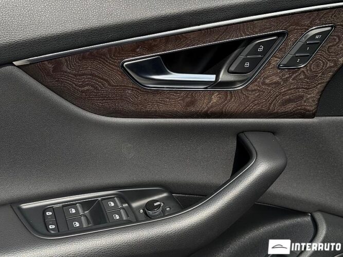 Audi Q8 44 interauto-car