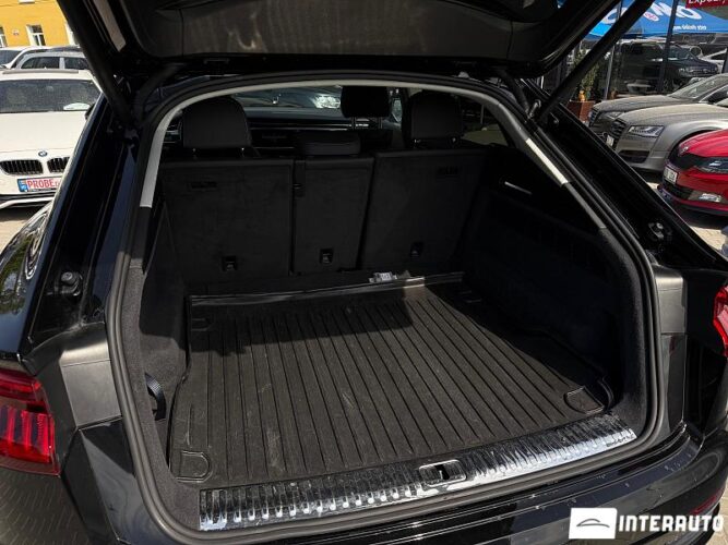 Audi Q8 61 interauto-car
