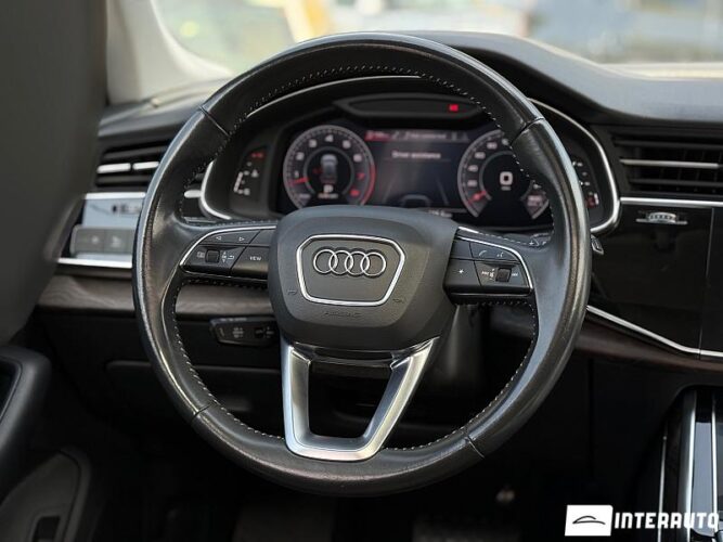 Audi Q8 48 interauto-car