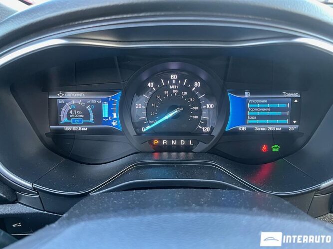 Ford Fusion 42 interauto-car