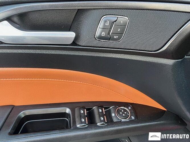 Ford Fusion 38 interauto-car