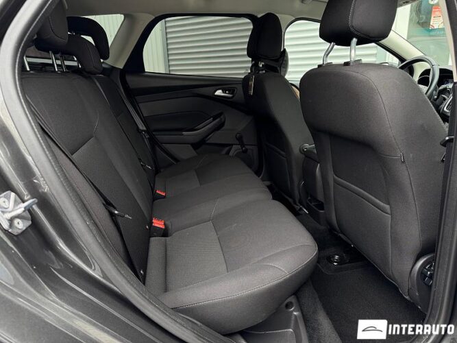 Ford Focus 44 interauto-car