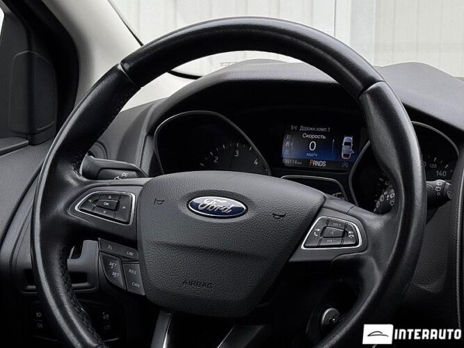 Ford Focus 36 interauto-car