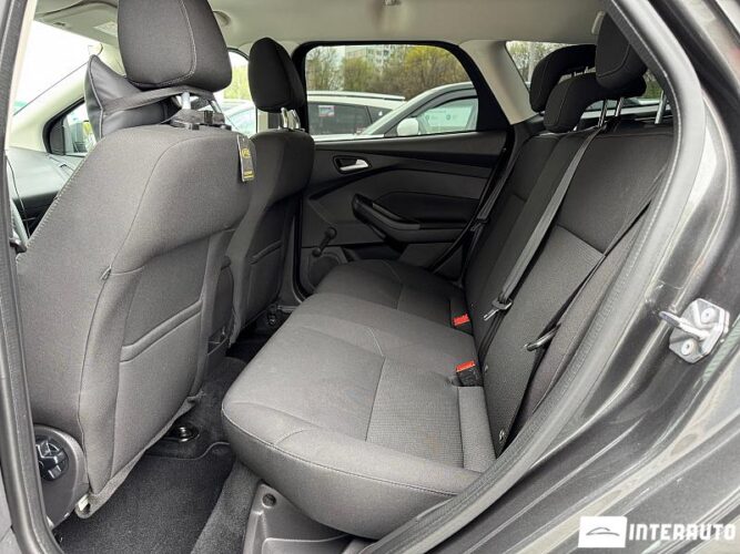 Ford Focus 43 interauto-car