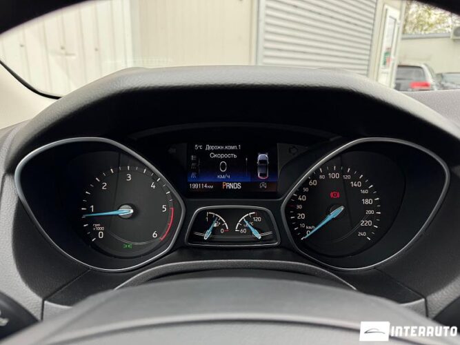 Ford Focus 37 interauto-car