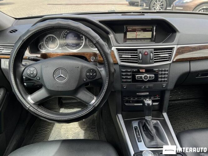 Mercedes E 200 37 interauto-car