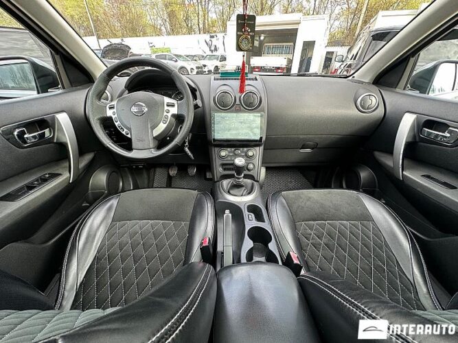 Nissan Qashqai 37 interauto-car