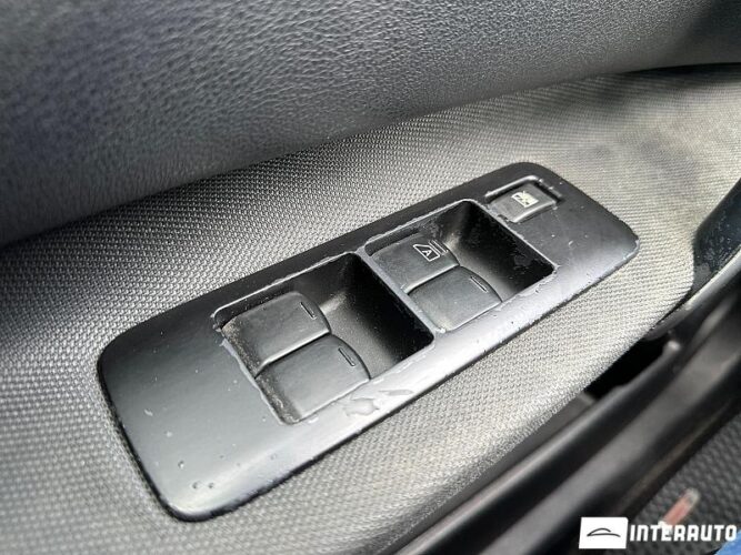 Nissan Qashqai 34 interauto-car