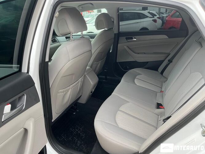 Hyundai Sonata 42 interauto-car