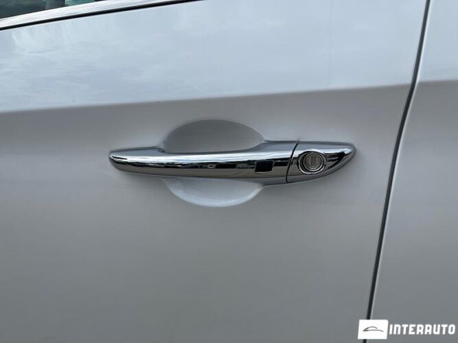 Hyundai Sonata 32 interauto-car