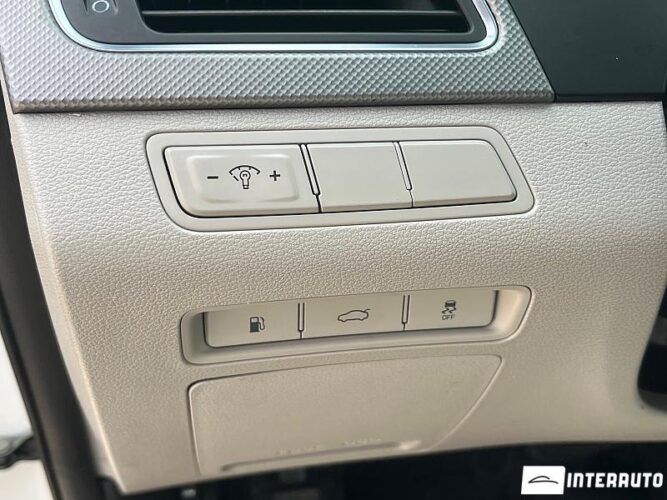 Hyundai Sonata 35 interauto-car