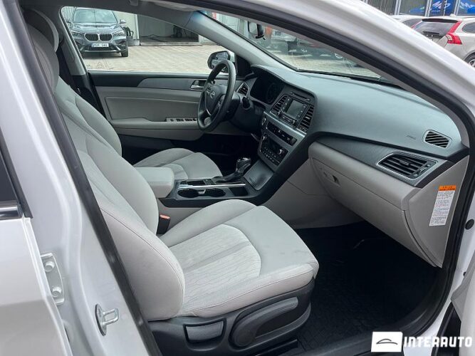 Hyundai Sonata 41 interauto-car