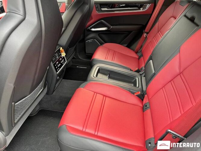 Porsche Cayenne Turbo GT Coupe 52 interauto-car