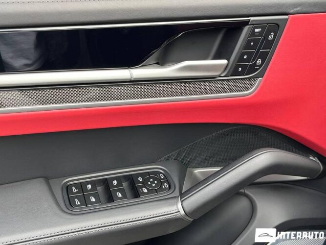 Porsche Cayenne Turbo GT Coupe 38 interauto-car