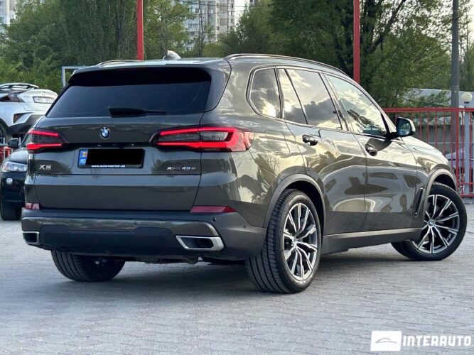BMW X5 4.5e 37 interauto-car