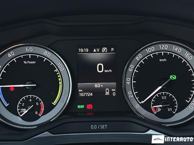 Skoda Superb 38 interauto-car