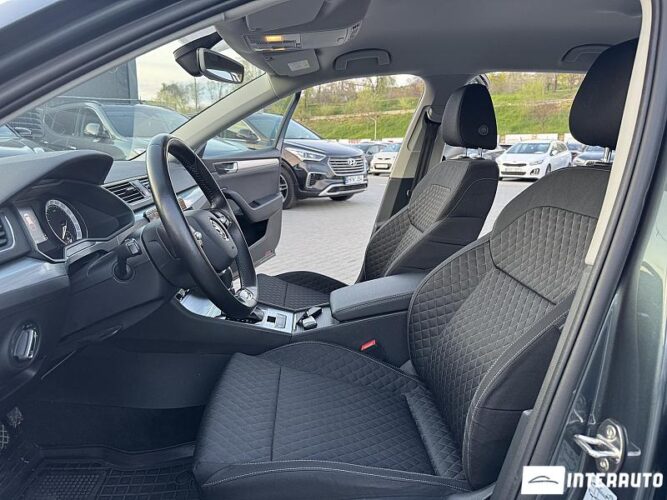 Skoda Superb 35 interauto-car