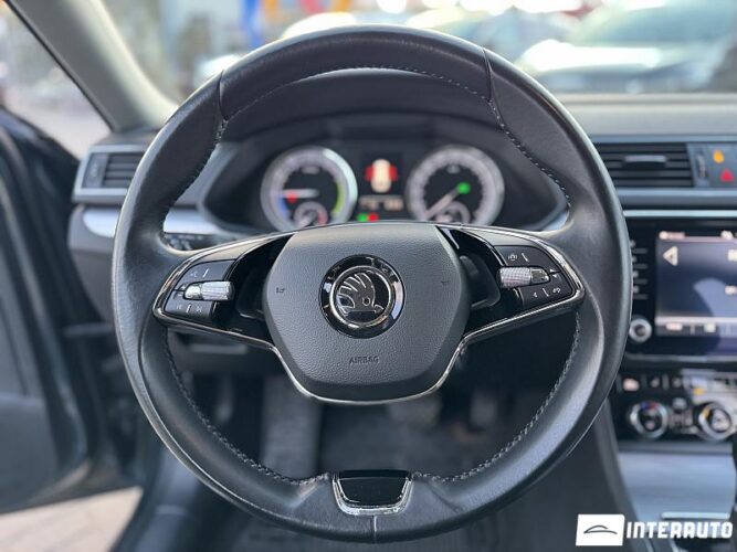 Skoda Superb 37 interauto-car