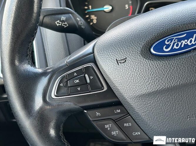 Ford Focus 39 interauto-car