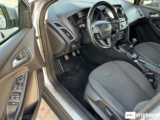 Ford Focus 35 interauto-car