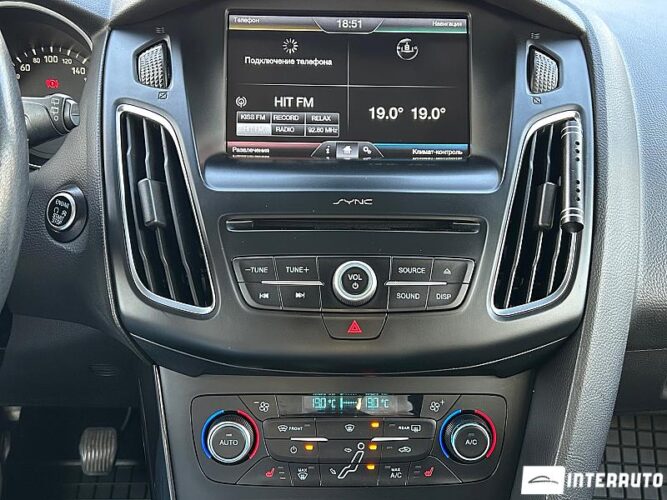 Ford Focus 44 interauto-car