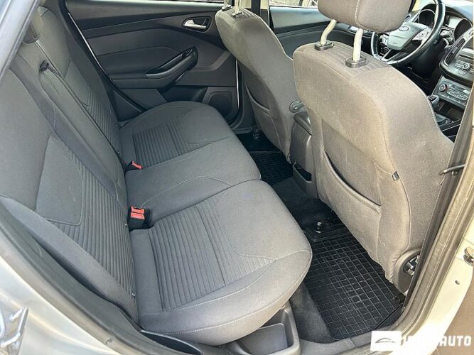 Ford Focus 48 interauto-car